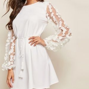 LIKE NEW White Floral Applique Sleeve Dress w/Belt